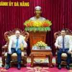 Quang cảnh buổi tiếp Tân Tổng Lãnh sự Cộng hòa Liên bang Nga tại thành phố Đà Nẵng vào chiều 16-10.