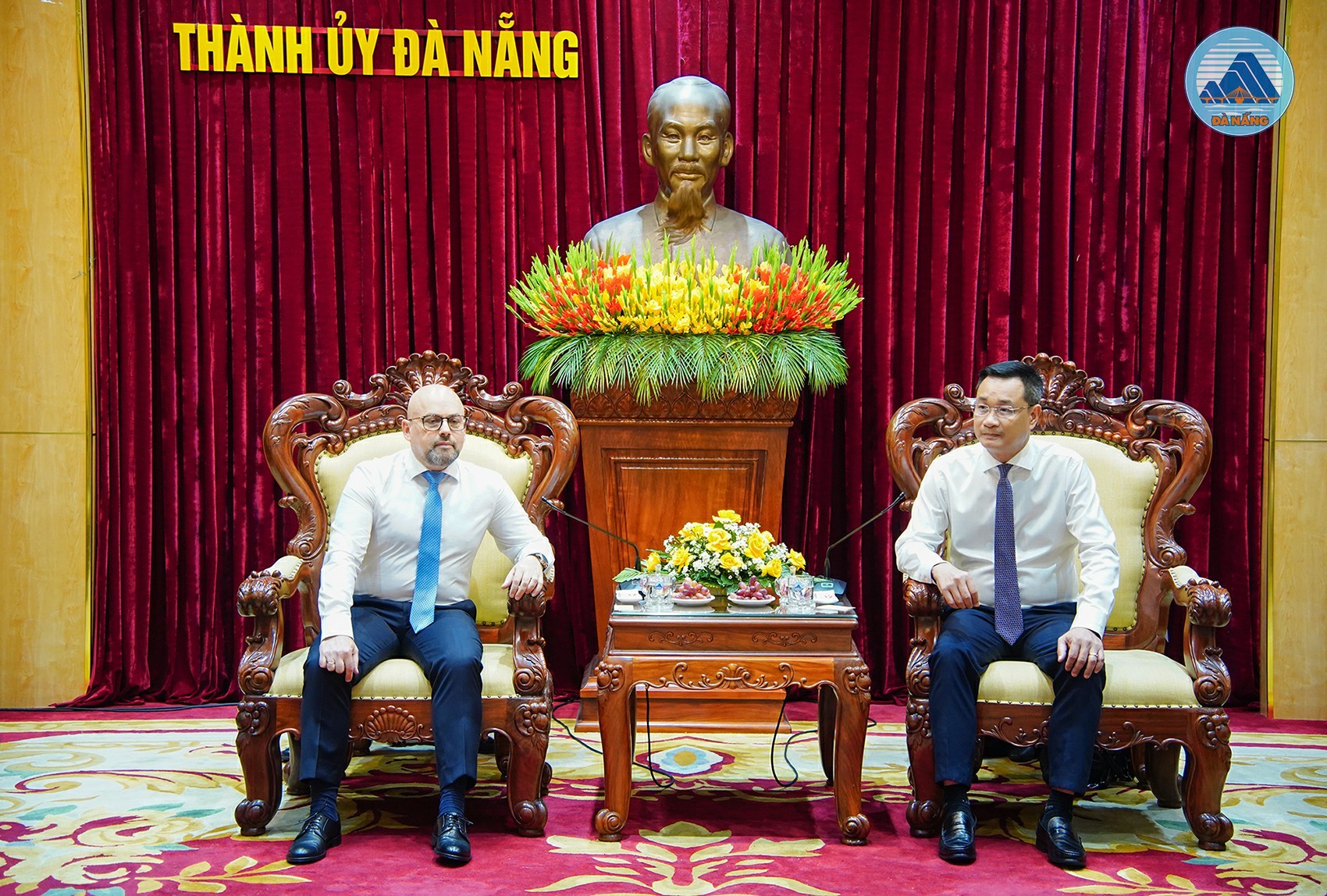 Quang cảnh buổi tiếp Tân Tổng Lãnh sự Cộng hòa Liên bang Nga tại thành phố Đà Nẵng vào chiều 16-10.