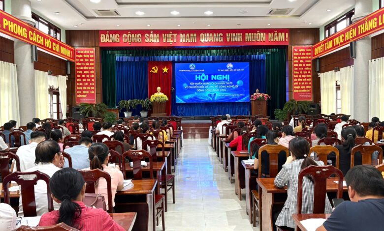 Toàn cảnh hội nghị tập huấn nâng cao nhận thức về chuyển đổi số tại xã Quế Sơn ngày 13/10.